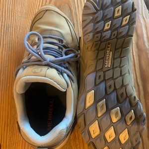 Merrell women’s siren sport Q2 hiking shoes.